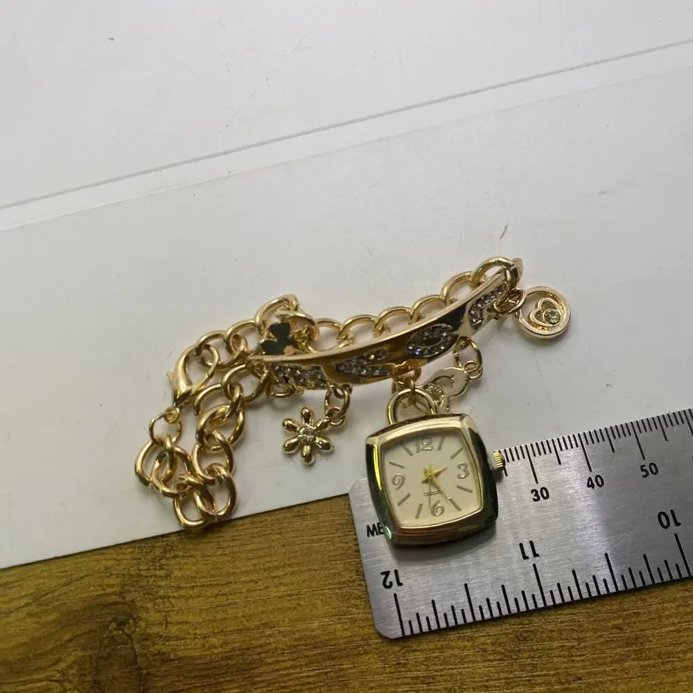 Womens Love Flower Heart Charm Watch Works New Battery